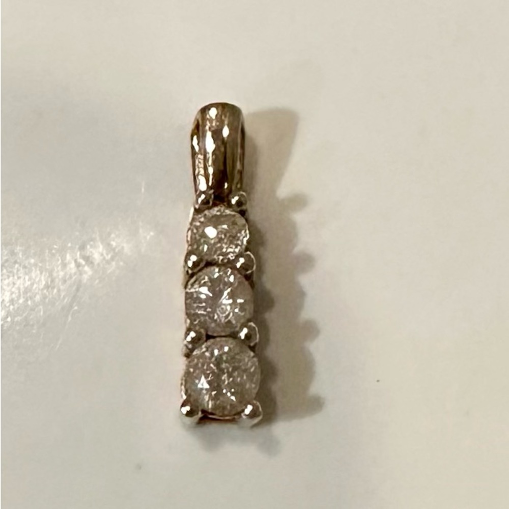 Diamond Pendant in 10k